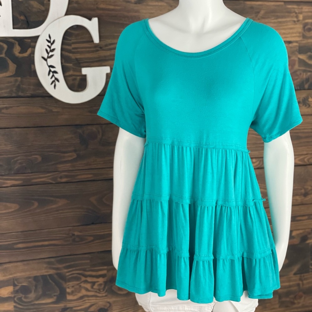 ADORA | Tiered Tunic Tee Blouse Scoop Neckline Turquoise Raw Seam Tiered Top‎